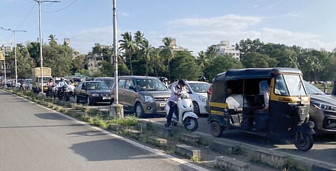 वाहतूक कोंडीने पुणेकरांचे हाल; नियोजन कोलमडल्याने वाहनचालकांसह पादचार्‍यांना मनस्ताप