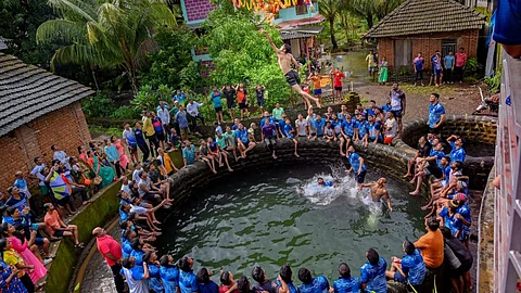 Dahi Handi 2025: रायगडमधील विहिरीवरची दहीहंडी माहितीये का? १९९२ पासूनची पंरपरा, कोणालाही होत नाही दुखापत