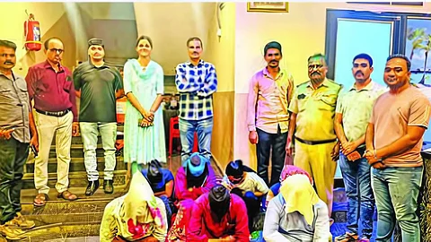 जालना: पोलिसांचा अवैध देहविक्री व्यवसायावर छापा, संलग्न महिला ताब्यात