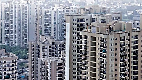 पुण्यातील सव्वाबाराशे बिल्डरांना ‘महारेरा’चा दणका; नोंदणी स्थगित करून बँक खाती गोठवली 