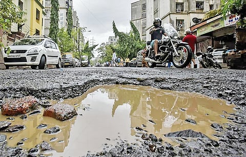 Mumbai Ganesh Visarjan potholes