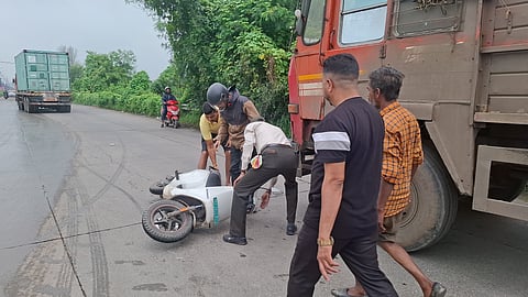 Heavy vehicle traffic safety issue