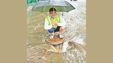 Mumbai rain viral video