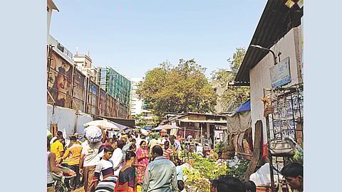 Mumbai footpath hawkers