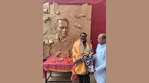 Vishwas Patil Marathi author