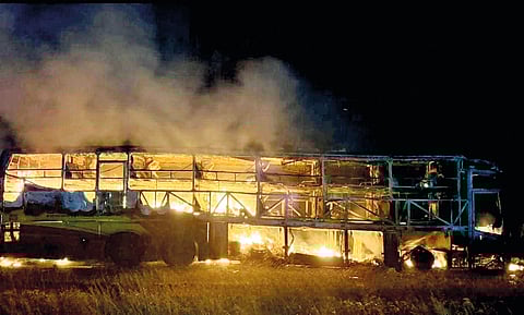 Hyderabad-Bengaluru Bus Fire: साखरझोपेत 20 प्रवासी ठार; हैदराबाद-बंगळूर स्लीपर बसला आग