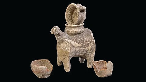 3300 year old tea set