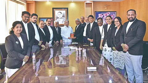 Dr. Pratapsinh Jadhav |