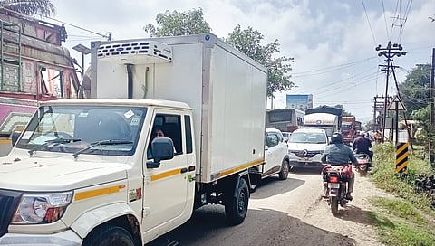 Satara News: वाढेफाटा परिसरात वाहतुकीचे कोंडाळे