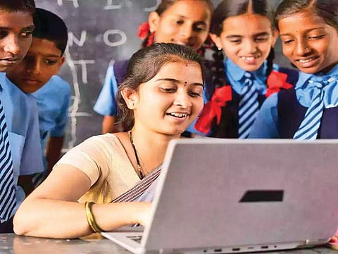 School attendance fully online