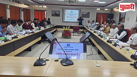 पुणे विभागाची विभागीय रेल्वे सल्लागार समितीची बैठक गुरुवारी (दि.18)रोजी पुण्यातील विभागीय रेल्वे व्यवस्थापक कार्यालयाच्या कॉन्फरन्स हॉलमध्ये यशस्वीरीत्या पार पडली.