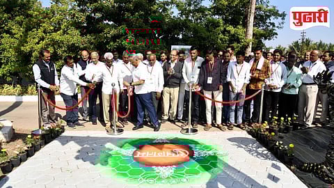 जैन हिल्स येथे ‘कृषी महोत्सवा'च्या उद्घाटनप्रसंगी अशोक जैन, अजित जैन, शशिकांत पाटील व मान्यवर