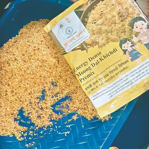 small-stones-found-in-anganwadi-khichdi-packet