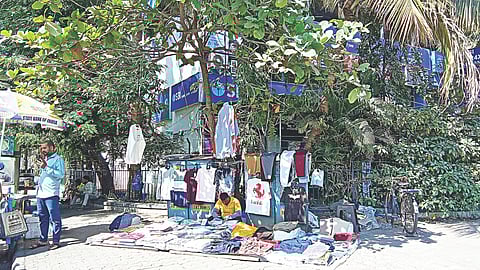 Turbhe area illegal vendors