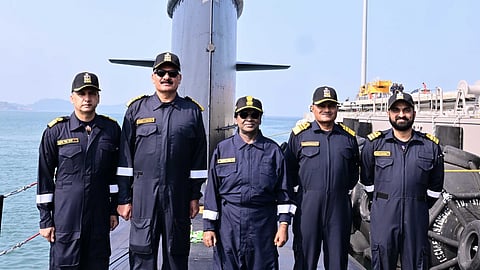 President Draupadi Murmu : राष्ट्रपतींचा 'आयएनएस वाघशीर' मधून प्रवास