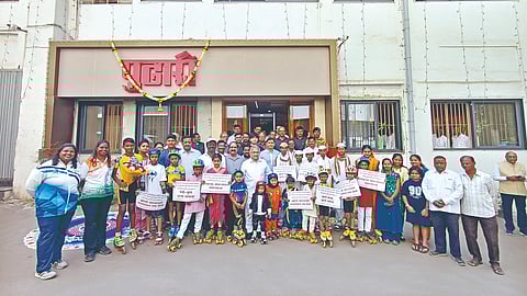 दै. ‘पुढारी’च्या वर्धापनदिनी शुभसंदेश स्केटिंग रॅली