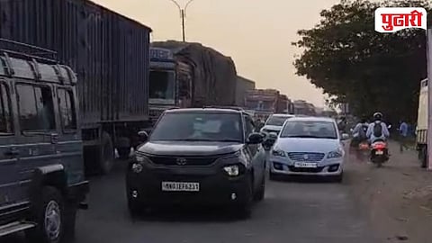 Solapur Pune Highway Traffic Jam 