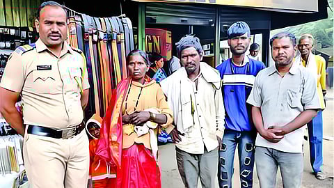 आठ महिन्यांची तगमग संपली, मुलाला पाहताच आईच्या डोळ्यात अश्रू