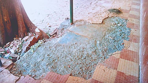 Belgaum School : कंग्राळी मराठी शाळेतील फरशांची नासधूस