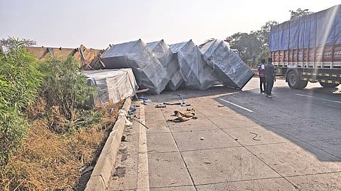 Mumbai Ahmedabad highway accident