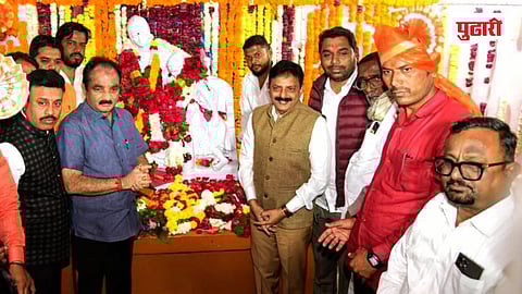 Rajmata Jijau Janmotsav | समृध्दी महामार्गावर 'बालशिवाजीसह जिजाऊं'चा भव्य पुतळा उभारणार; पालकमंत्री मकरंद पाटील यांची घोषणा 