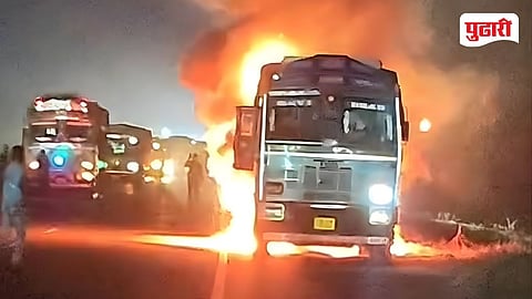 Burning truck Nagpur Amravati highway