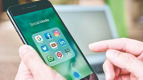 kolhapur | शाईचे रील ते हॉटेल सवलतींपर्यंत  ‘हॅशटॅग’