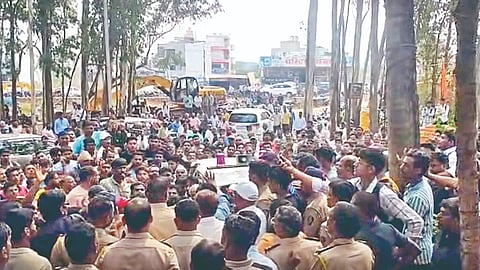 adkurkar-march-to-police-station-over-postpartum-woman-death