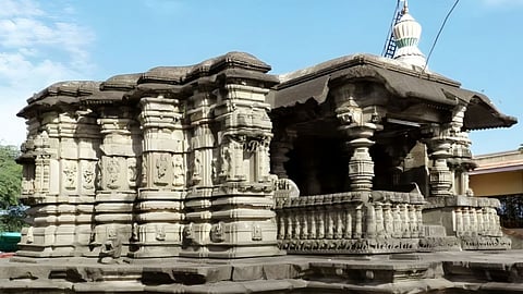 Manakeshwar temple Dharashiv