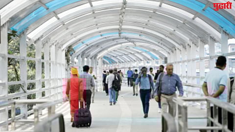 Bandra East skywalk