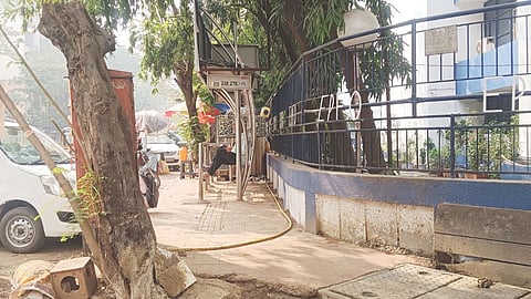 Kandivali bus stops safety issue