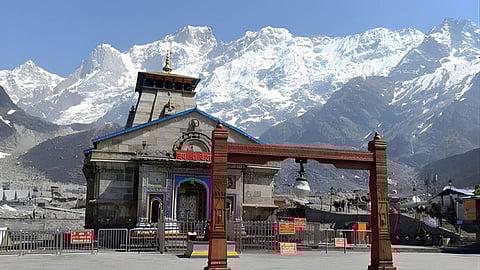 उत्तराखंडमधील प्रसिद्ध केदारनाथ मंदिराचे दरवाजे भाविकांसाठी यावर्षी २२ एप्रिल रोजी उघडले जाणार आहेत.