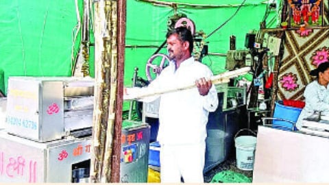 Sugarcane juice stalls