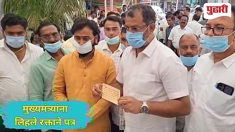 Wardha News | ग्रामीण रुग्णालयाच्या मागणीसाठी नागरिकांच्या ‘रक्ताची शाई’ : १५३७ नागरिकांनी मुख्यमंत्र्यांना लिहिले रक्ताने पत्र! 