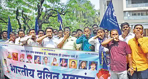 kolhapur-mumbai-long-march-school-closure-protest