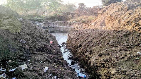 Amboli Hotel Sewage Issue