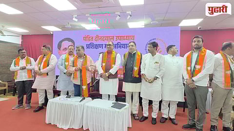 Avinash Warjukar  Satish Warjukar joins BJP