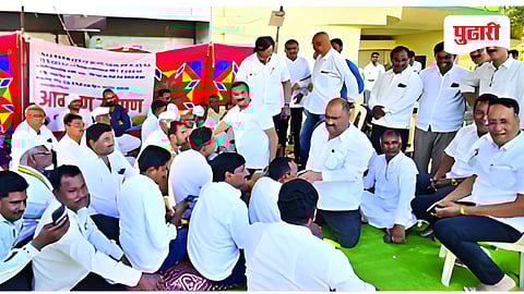 Nashik Onion Price Protest | मुख्यमंत्र्यांशी चर्चेच्या अटीवर शेतकऱ्यांचे उपोषण स्थगित