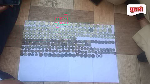 Beed news | सांगवीतील ‘चांदीचा खजिना’ तहसीलकडे; शेकडो नाणी गायब?