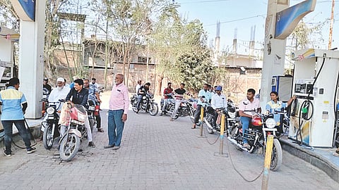 Fuel shortage rumor Jalna