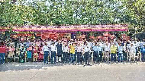 Retired Bank Employees Protest 