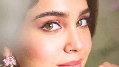 Sharvari Wagh : 'सुरीली अखियों वाले'..शर्वरी वाघचा पेस्टल लेहेंगा लूक इंटरनेटवर ट्रेंडिंग