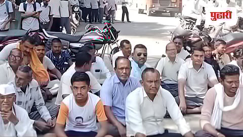 Dhule News | १६ कोटींचा रस्ता दोन वर्षांतच खड्ड्यात! चिमठाणे ग्रामस्थांचा संताप; बांधकाम मंत्र्यांना निवेदनाद्वारे आंदोलनाचा इशारा