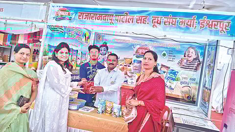 Pudhari shopping festival: दै. पुढारी शॉपिंग अँड फूड फेस्टिव्हलला तुफान गर्दी