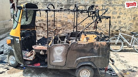 Auto Rickshaw Fire Manwat