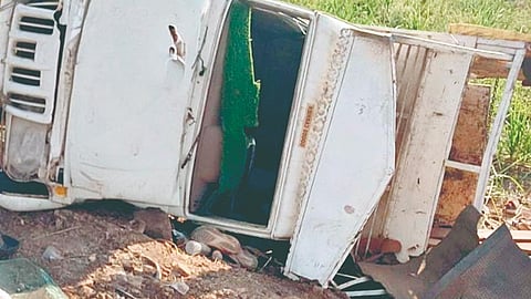 Solapur Accident: निमगावात पैलवानांचा टेम्पो उलटून 33 जण जखमी  