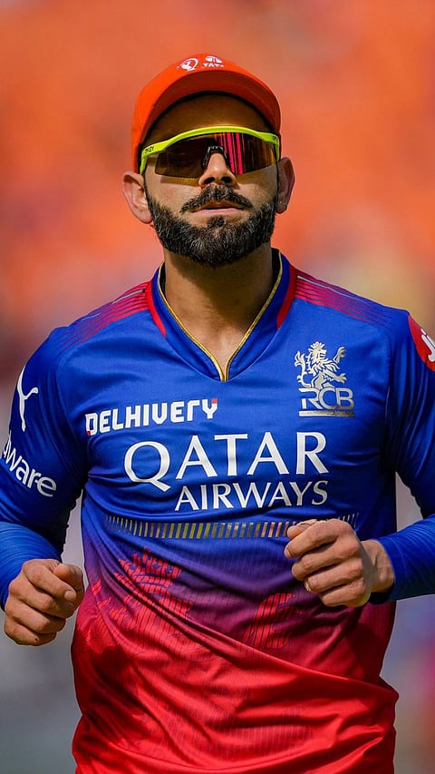 IPL History : ‘या’ गोलंदाजांविरुद्ध कोहलीने कुटल्या १५० हून अधिक धावा