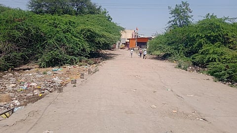 Parbhani news | स्वातंत्र्याचा अमृत महोत्सव उलटला, तरी गोदावरीच्या पुलाचा प्रश्न 'जैसे थे'... 