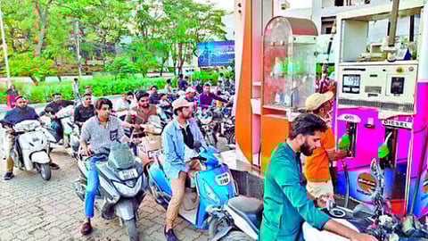 Vehicle queues on petrol pumps