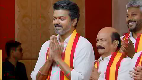 अभिनेते आणि 'तमिळगा वेत्री कळघम' पक्षाचे सर्वेसर्वा  विजय यांनी आज (दि. २९)  आपल्या पक्षाच्या उमेदवारांची घोषणा केली.